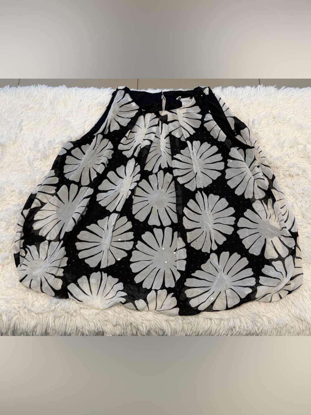 dressbarn Black and White Floral Sleeveless Blouse
